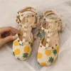 Nya barn flickor sandaler mode bälte spänne baotou skor låg häl prinsessan läder sko vår sommar diamant nit barn sneakers