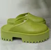 Talltor 2023 Lyxiga tofflor Varumärkesdesigners Kvinnor damer G Hollow Platform Sandaler gjorda av transparent material fashionabla sexiga härliga