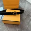 Stilista Cintura da donna Design a lettera Sezione sottile 8 colori con scatola Gonna versatile Jeans Cinture da uomo di alta qualità