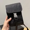 2022 Sac à bandoulière de haute qualité en nylon Mobile phonebag Sacs à main vendant des femmes de luxe Designers de mode Sacs classiques Dames hommes Pochette Mini fashionbags