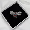 Designer de broche de abelha europeu e americano de alta qualidade para mulheres, pérola, personalidade simples, temperamento, joias de casamento de luxo