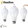 OUUZUU E27 LED PIR Motion Motion Czujnik żarówka 12W 15W 18W 85-265V Lampa czujnika detektora ruchu promieniowania w podczerwieni do oświetlenia domowego H220428