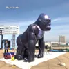 Pallone gonfiabile personalizzato della mascotte animale del fumetto di esplosione dell'aria della gorilla 4m per lo spettacolo della fase del club