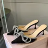 2022 Sandal Mach satin yay pompaları kristal süslemeli rhinestone akşam ayakkabıları stiletto 85 topuklu sandallar kadın topuklu lüks tasarımcı ayak bileği elbise topuk 35-42