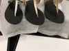 2021 Designer Slides Women Flip Flops Leather Women Sandal med Double Metal Black White Brown Slippers Summer Beach Sandaler med Box US11 No6