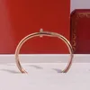 LOVE BRACET BRACEULET COUPLE en acier inoxydable Bangle Bijoux de mode Gift pour la Saint-Valentin pour hommes et femmes