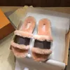 Kobiety Fur Slipper Blokada go płaski Mule z prawdziwą wełną Real Calfskin Shoesl Lady Slides Sandals Winter Ciepłe botki z pudełkiem EU42 NO44