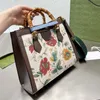 Diana Bamboe tas Canvas draagtas Boodschappentassen Strandtassen Handtassen Bloemenontwerp Crossbody-schoudertassen Leren portemonnee Klassieke vierkante koerierstas Rode groene riem