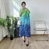 カジュアルドレスmiyakeプリーツグラデーションカラーランダムドレス2022春と夏のダイヤモンドロングスカートスリムな女性の衣料品