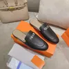 2022 Summer Beach Slippers مصمم كلاسيكي Lady Lazy Flat Baotou Flop Flops 100 ٪ شرائح جلدية من جلد الغزال