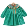 Flickans klänningar Girl Green Dress Spring 2022 Patchwork Collar Letter Print Princess 1-7 år Kid's Party Dressgirl's