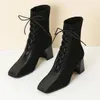 2022 Fashion Women Martin Boots Stitching вязаные эластичные чулки ботинки на высоких каблуках на высоких каблуках осенняя зимняя квадратная туфли