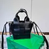 Designer axelväska hinkväskor tote handväskor kvinnor mode vävande väska läder crossbody korgar plånböcker