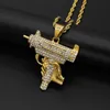 Pendentif Colliers Cool Hip Hop UZI GUN Forme Collier Mâle Or Argent Couleur Glacé Chaînes Pour Hommes Bling Bijoux Armée StylePendentif