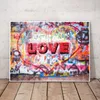 Posters de amor vermelho em forma de coração de graffiti e impressões multicoloras pintando imagens de arte de parede para decoração da sala de estar