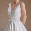 2022 A-Line Wedding Dress Deep V Neck Lace Appliques Vintgae Satin Beach Bridal Bowns CPS1991