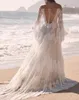Sexy elegante Boheemse open rug trouwjurk sweep trein flare mouw strand plooien kanten applique diep v-hals bruidsjurk op maat gemaakt