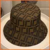 Sun Bucket Hat Женщины Мужчины Шляпы Luxurys Designers Caps Hats Mens Bonnet Beanie Летняя приталенная кепка дальнобойщика Буква F кепки 2105241Y