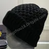 Cappello a cuffia lavorato a maglia alla moda Autunno Inverno Cappelli spessi caldi per amanti delle coppie Cappellino multicolore