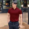 Polos masculinos de verão de verão masculino de camiseta coreana de caça curta