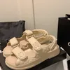 Scarpe da scarpe da design canale sandali sandali estivi da donna papà papà sandali piattaforma trapunta piattaforma bassa tallone a cuneo a cuneo diamante sandalo sandalo slip alla caviglia spiaggia