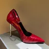 Металлические штуковые туфли роскошные дизайнер заостренные пальцы с пряжкой ремень Женские насосы высшие качества 100% золотые каблуки на каблуках 10,5 см высотой кабрюй