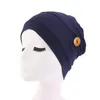 Hårklämmor Barrettes mjuk bomullslock hatt med knapp som bär mask öronskydd turban kvinnor sömn cap lady huvudkläder smycken