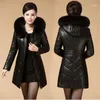 여성용 가죽 가짜 2022 겨울 면도 군 코트 중년 여성 후드 슬림 재킷 따뜻한 중간 롱 웨터웨어 플러스 크기 8xl1