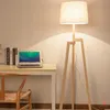 Table Lamps Decorative Floor Lamp Fashion Wooden KOL Lights Modern Europe Style Foyer Bedroom Studio El LED E27 Lighting FixtureTable