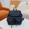 Backpack de grande capacidade Mochila por atacado Tecido de pára -quedas de pára -quedas à prova d'água Rucksack de bolsas de bolsa escolar unissex Triângulo Bolsa dos alunos