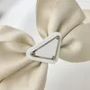 Śliczne klipsy do włosów w kolorze metalowa trójkątna etykieta Barrettes Osobowość damskie grzywki