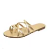 Pantoufle Nouveau Style Ladie Chaussure Or Strappy Fond Plat Mode Sandale Lady Flip Flop Talon Bas 220622