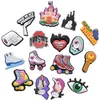 Snabb leverans Anime Shoe Charms Random Mix Sport Model PVC Cartoon Charms för armband8796956