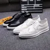 Mode design skor män casual affärskontor formell klänning svart vita skor snidade bogue sneakers lägenheter flatform bullock