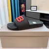 2023 New Paris Alphabet Men e feminino Slippers Non Slip and Durable One Word Beach Loves Outwear Sandals