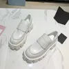 2022 MONOLITH BRACKED Cuir Point Point Designer Femmes Chaussures Platform surdimensionnées Trainers Noir blanc 55 mm Chunky Lug Sole