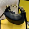 Womens Nano grafische koe lederen hobo tas gedragen op de pols vintage goud metalen letter dames halve maan schouder baguetter tassen