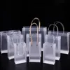 1030st Custom PVC Transparent gåva med handtag Clear PP Frosted Plastic Shopping Tote Bag Kläddrycker Förpackning 220704