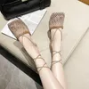 サンダルの女性ファッションフィッシュネットポンプスクエアトゥ女性靴足首クロスハイヒールサンダルサンダル