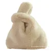 Borse da sera Inverno Fluffy Wrist Fashion Soft Plush Borsa da donna Designer per donna Borse da donna in pelliccia sintetica di alta qualità 2022 220507