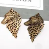 Vintage Wolf Head Broş Mücevherleri Lüks UNISEX BROOCHES Kadınlar Erkek Hayvan Takım Köpek Yakası Pim Toka Koleksiyonu Broche4508255