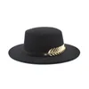 Berets Women Men Men Wry Vintage Trilby Feed Fedora Hat лента с широким краем джентльмена элегант для Lady Flat Top Jazz Caps Fedoras