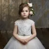 2022 Elegant bollklänning Flower Girls Dresses For Weddings Sheer Neck Long Lace Appliques Tulle Children Wedding Dresses Girls Pageant Dress