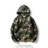 Moishee Tide Yuwenle Camouflage Hoodie للرجال والنساء فضفاضة إقرار العلامة التجارية الهيب هوب زوجان معطف عارضة