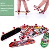 Mini Alloy Finger Skating Board Venue Combination Toys Children Skateboard Ramp Track Education Toy Set for Boy Birthday Presents 220608