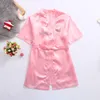 Barn Robe Solid Silk Satin Kimono Bathrobe Birthday Pyjamas Nightgown Kids Sleepwear Boy Girls Robes 12 månader 5 år 220721