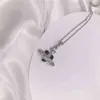 Collier pendentif chaîne de perles de Saturne en forme de coeur fin à la mode pour les femmes bijoux de tempérament de diamant complet brillant AAA Zircon Ins