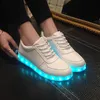 Taglia 2742 Caricatore USB Glowing Bambini Casual Ragazzi Pantofole a LED Sneakers luminose per ragazze Scarpe da sposa 220721