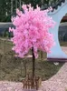 ピンクシミュレーションは木を願う人工シルクの花の桜の木の木を開いた結婚式のパーティーモールガーデンデコレーション