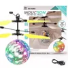 Barn Induktion Flying Ball Färgglada Helikopter LED Crystal Mini Drone Sensing Flygplan för Tonåringar Julklapp 220321